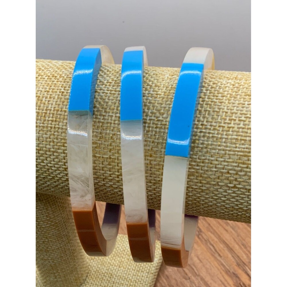 Plunder Design Multicolored Resin Bangle Bracelet Set